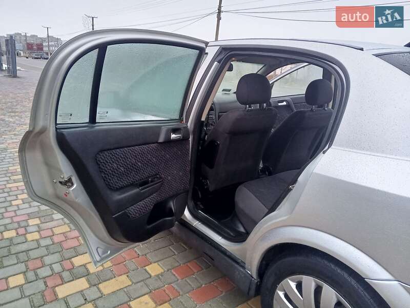 Хэтчбек Opel Astra 2001 в Белгороде-Днестровском