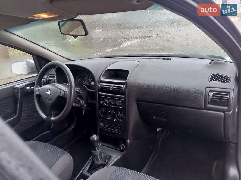 Хэтчбек Opel Astra 2001 в Белгороде-Днестровском