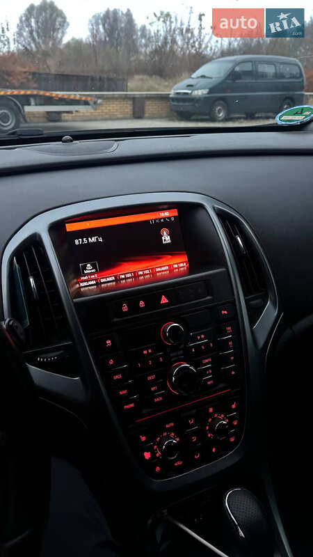 Универсал Opel Astra 2014 в Хмельницком