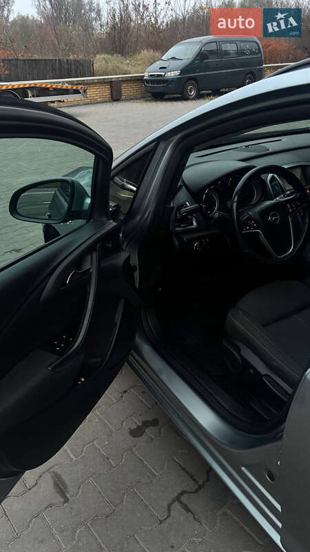 Универсал Opel Astra 2014 в Хмельницком