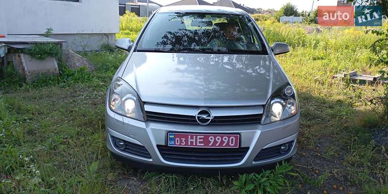 Хэтчбек Opel Astra 2005 в Луцке