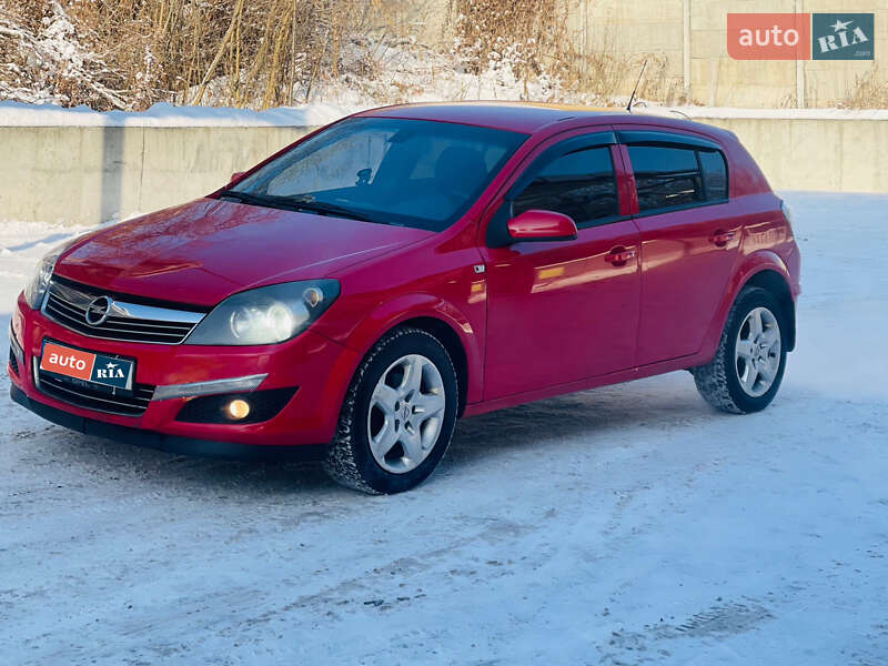 Хэтчбек Opel Astra 2012 в Киеве
