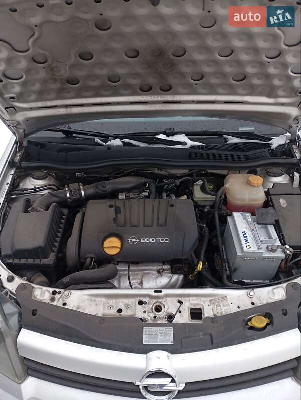 Хэтчбек Opel Astra 2005 в Луцке