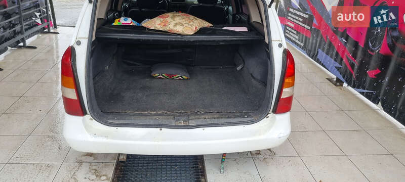 Универсал Opel Astra 2003 в Великом Березном