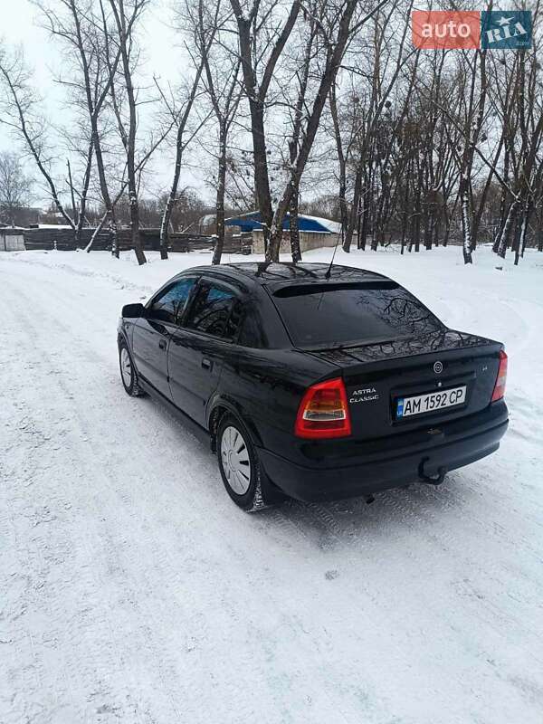 Седан Opel Astra 2006 в Малине