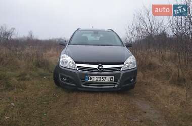 Универсал Opel Astra 2009 в Шацке