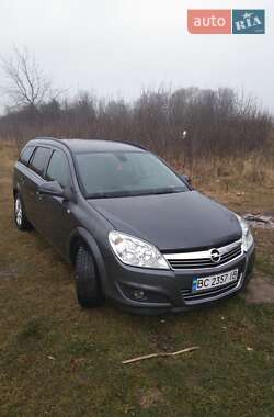 Универсал Opel Astra 2009 в Шацке