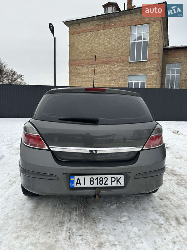 Хэтчбек Opel Astra 2012 в Смеле