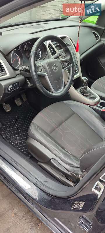 Универсал Opel Astra 2012 в Днепре