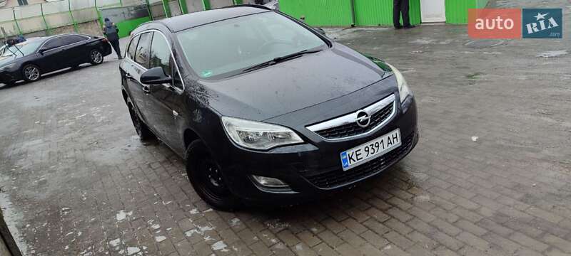 Универсал Opel Astra 2012 в Днепре