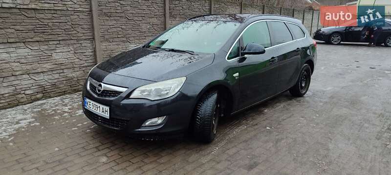Универсал Opel Astra 2012 в Днепре