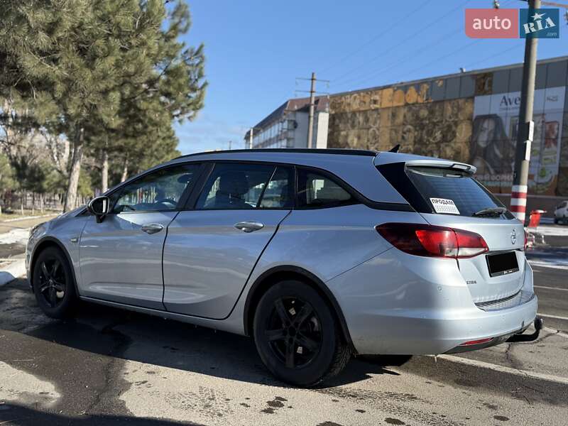 Универсал Opel Astra 2019 в Одессе