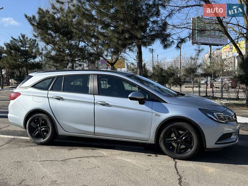 Универсал Opel Astra 2019 в Одессе