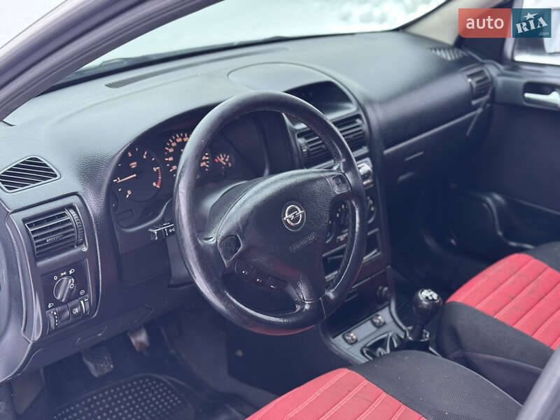 Универсал Opel Astra 2001 в Черновцах