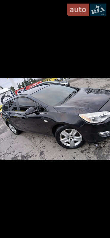 Универсал Opel Astra 2011 в Умани