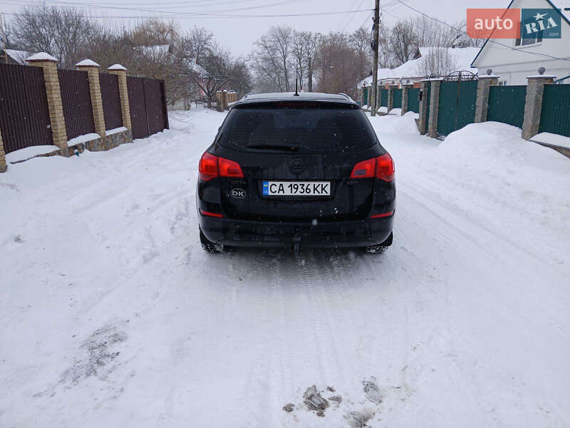 Универсал Opel Astra 2011 в Умани