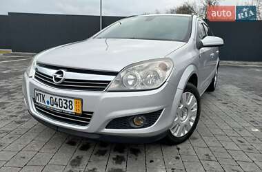 Универсал Opel Astra 2009 в Самборе