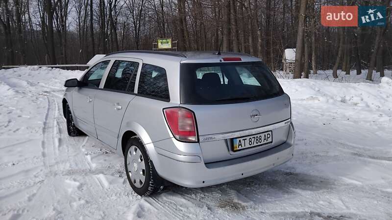Универсал Opel Astra 2009 в Ивано-Франковске