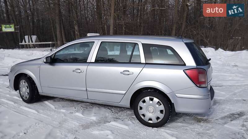 Универсал Opel Astra 2009 в Ивано-Франковске