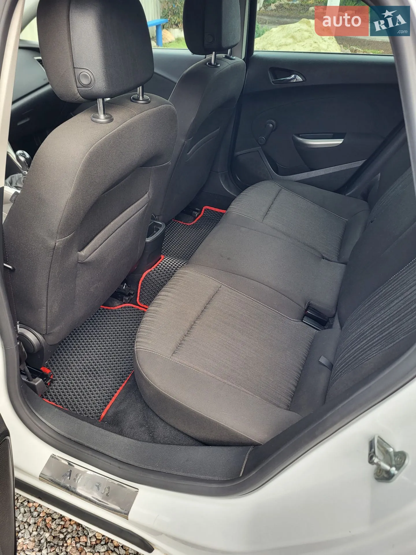 2011 Opel Astra - мініатюра 8