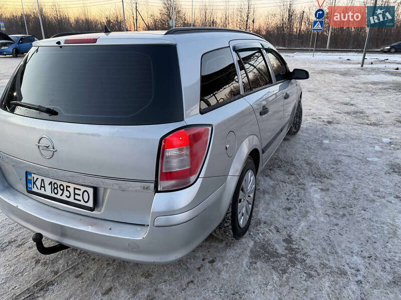 Универсал Opel Astra 2008 в Полтаве