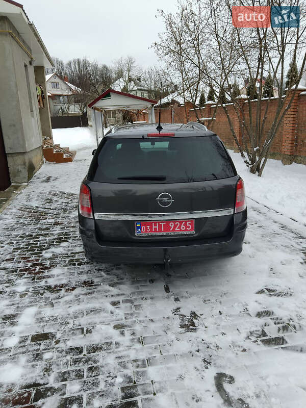 Универсал Opel Astra 2008 в Луцке