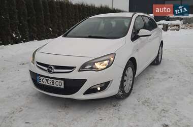 Універсал Opel Astra 2015 в Луцьку