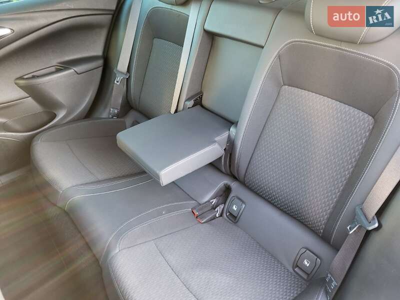 Універсал Opel Astra 2019 в Луцьку