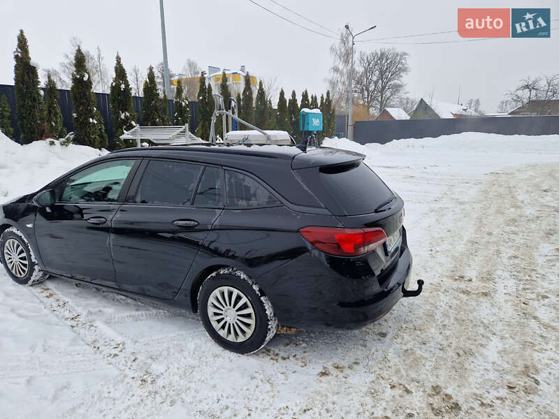Универсал Opel Astra 2018 в Коростене