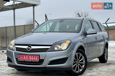 Универсал Opel Astra 2010 в Лубнах