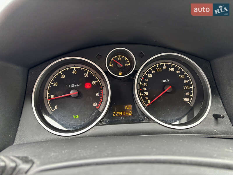 Универсал Opel Astra 2010 в Лубнах