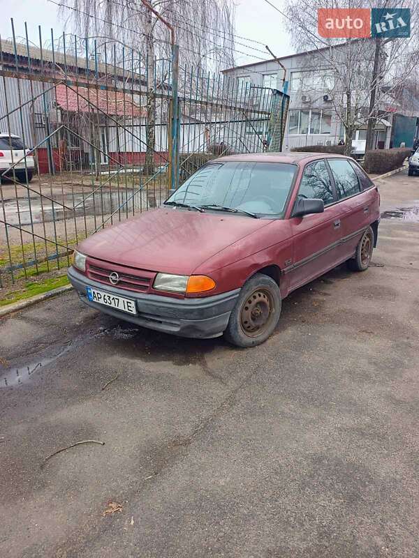 Хэтчбек Opel Astra 1992 в Запорожье фото Хэтчбек Opel Astra 1992 в Запорожье