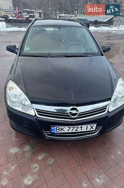 Універсал Opel Astra 2008 в Рівному