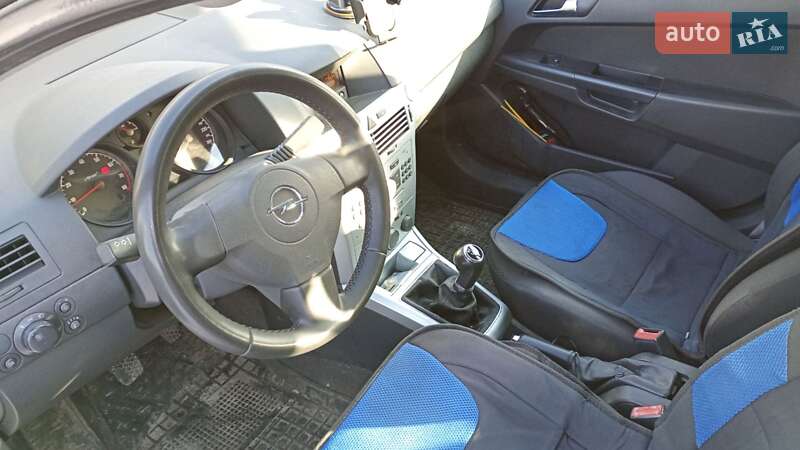 Хэтчбек Opel Astra 2009 в Черкассах