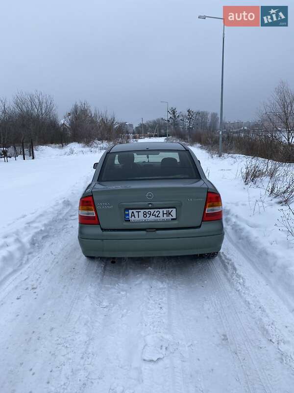 Седан Opel Astra 2008 в Ивано-Франковске