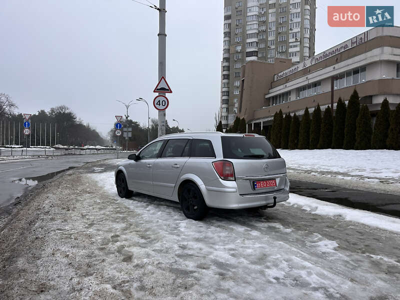 Универсал Opel Astra 2009 в Киеве