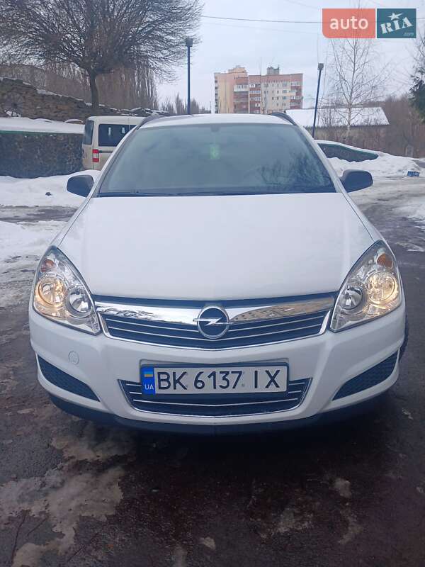 Универсал Opel Astra 2007 в Ровно
