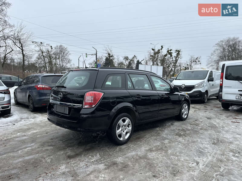 Универсал Opel Astra 2008 в Ровно