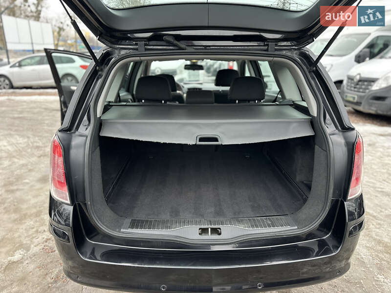 Универсал Opel Astra 2008 в Ровно