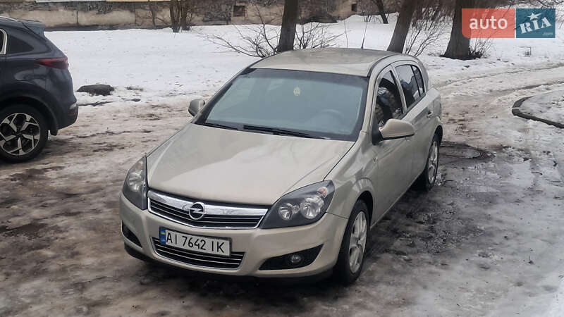 Opel Astra 2010
