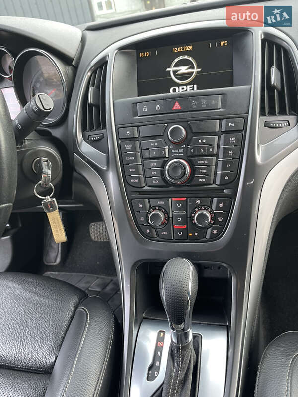 Хэтчбек Opel Astra 2013 в Львове