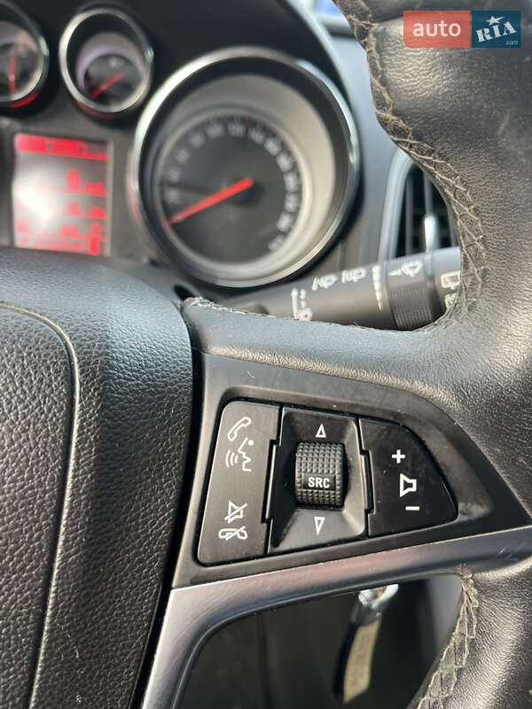 Хэтчбек Opel Astra 2013 в Львове