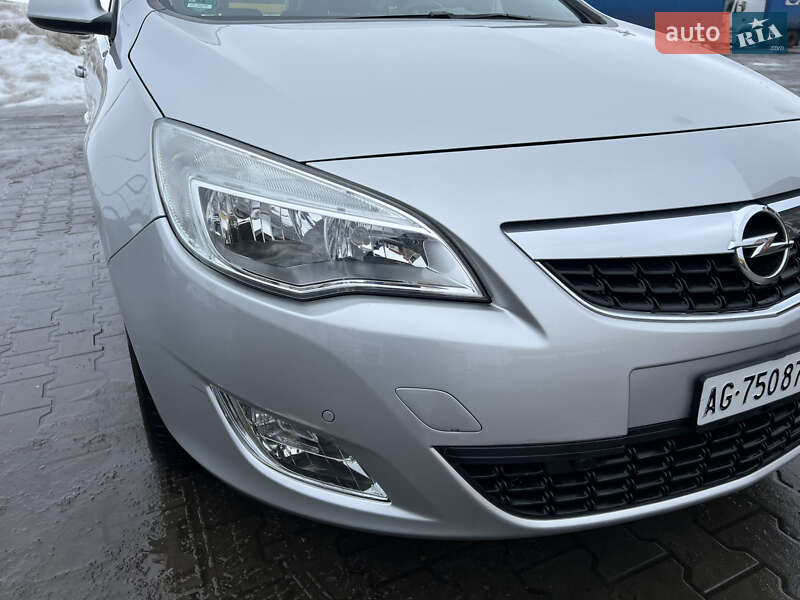 Универсал Opel Astra 2011 в Луцке фото 33 Универсал Opel Astra 2011 в Луцке