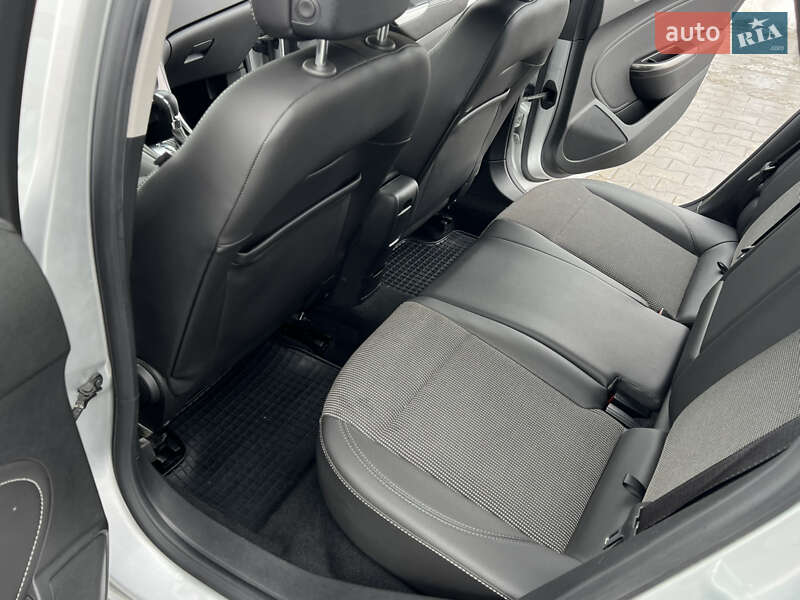 Универсал Opel Astra 2011 в Луцке фото 75 Универсал Opel Astra 2011 в Луцке