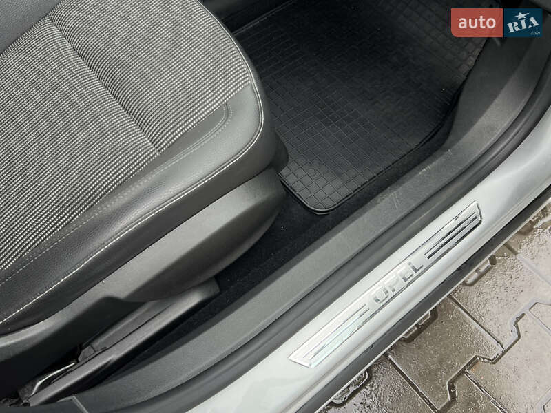 Универсал Opel Astra 2011 в Луцке фото 88 Универсал Opel Astra 2011 в Луцке