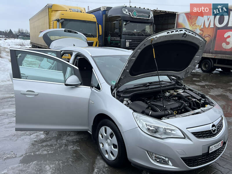 Универсал Opel Astra 2011 в Луцке фото 129 Универсал Opel Astra 2011 в Луцке