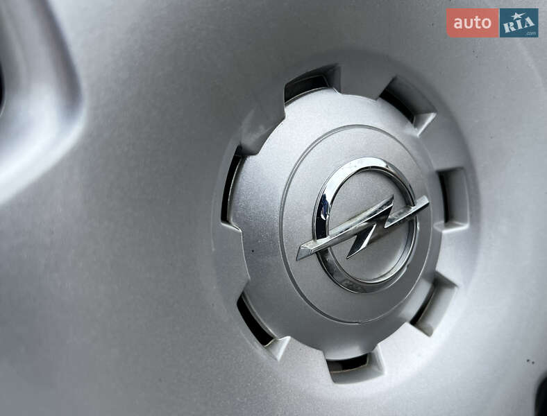 Универсал Opel Astra 2011 в Луцке фото 165 Универсал Opel Astra 2011 в Луцке