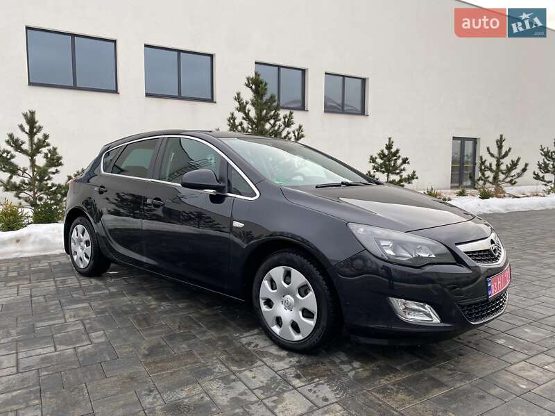 Хетчбек Opel Astra 2011 в Луцьку