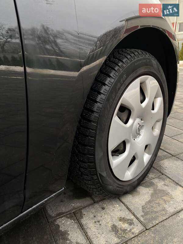 Хетчбек Opel Astra 2011 в Луцьку