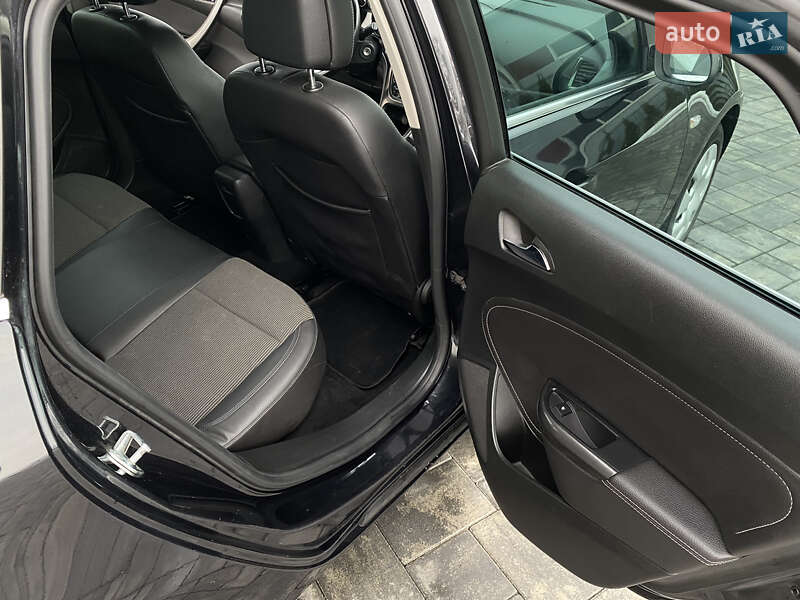 Хетчбек Opel Astra 2011 в Луцьку